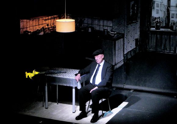 Dudenhöffer bietet theatralisches „Kabarett noir“