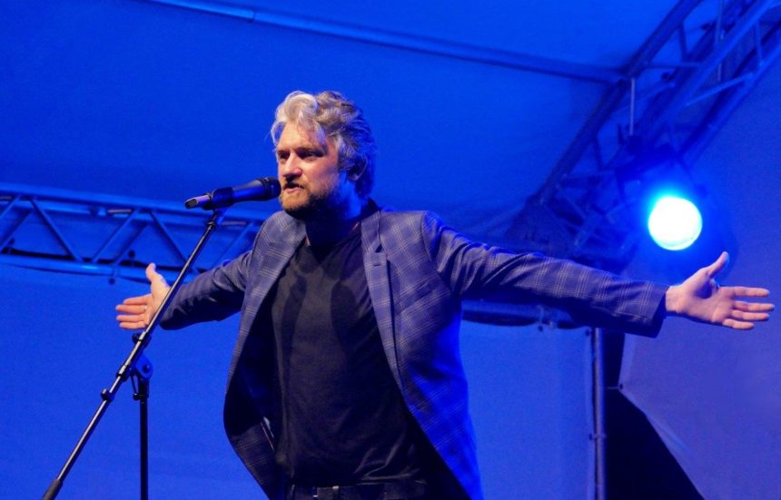 Stehende Ovationen, starkes Konzert