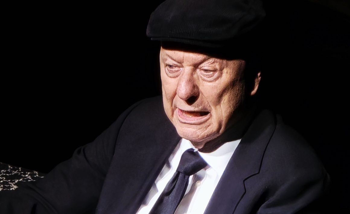 Dudenhöffer bietet theatralisches „Kabarett noir“ Dudenhöffer bietet theatralisches „Kabarett noir“