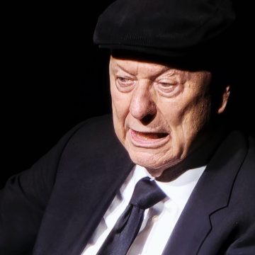 Dudenhöffer bietet theatralisches „Kabarett noir“