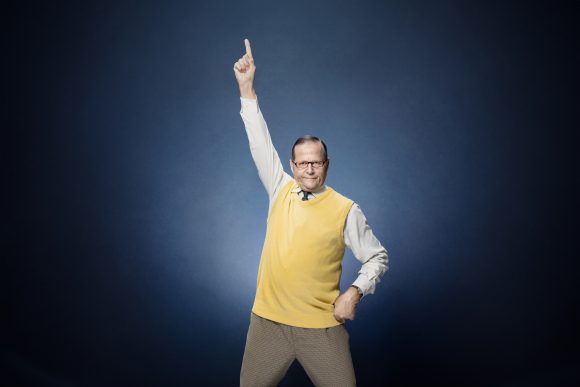 Der ewige Beamte kommt