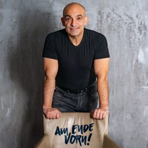 Asül ist „Am Ende vorn“