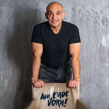 Asül ist „Am Ende vorn“